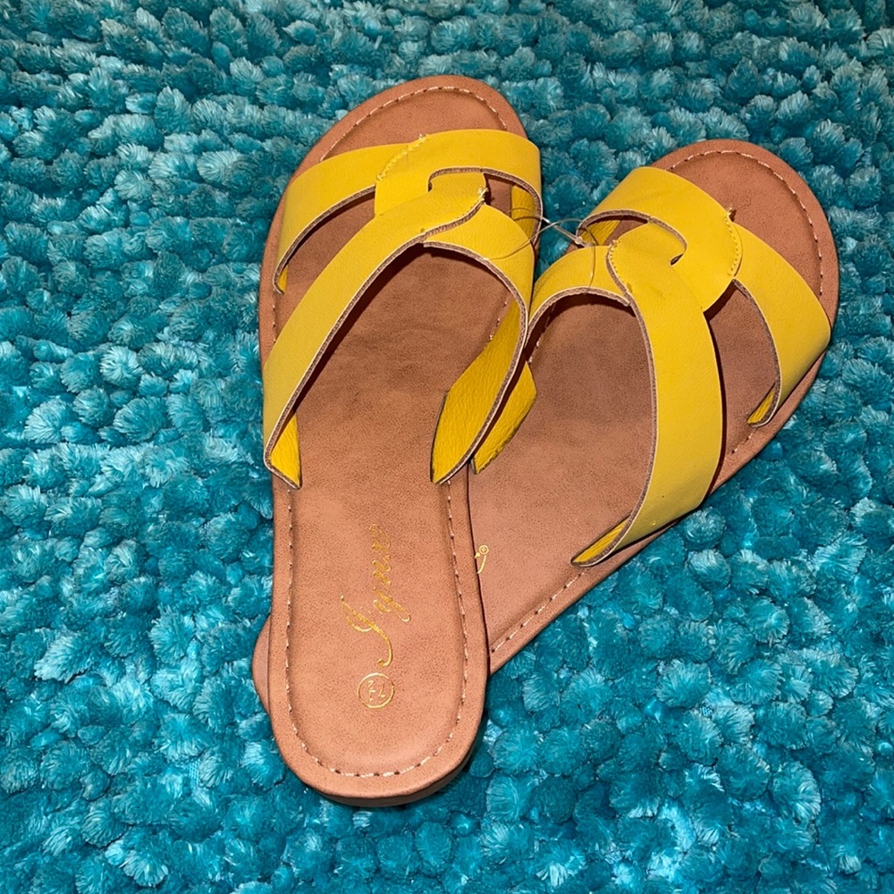 Jynx Yellow Sandals